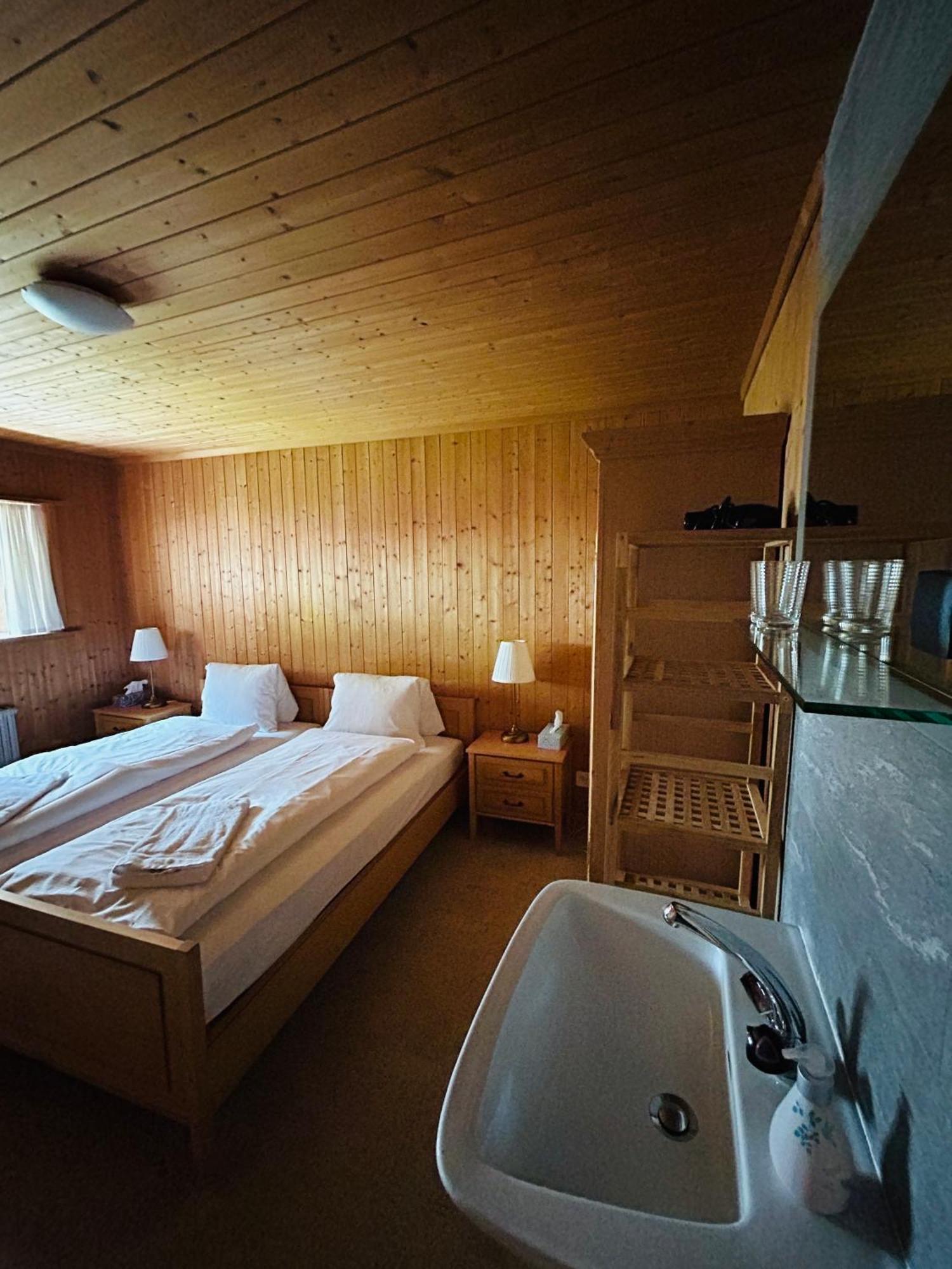 Gasthaus Roessli Versam Экстерьер фото