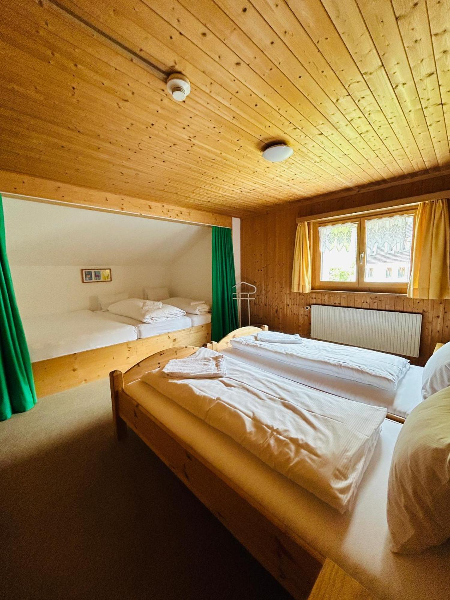 Gasthaus Roessli Versam Экстерьер фото