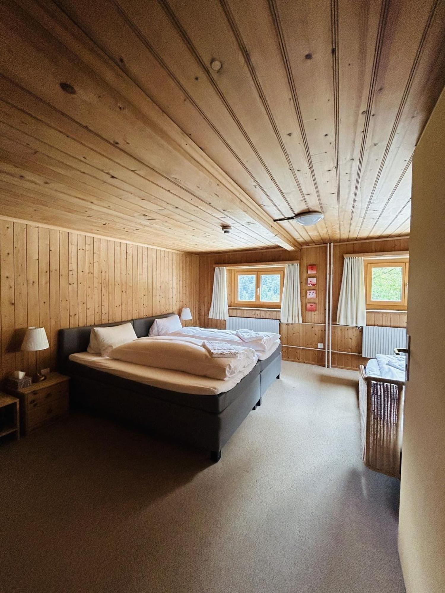 Gasthaus Roessli Versam Экстерьер фото